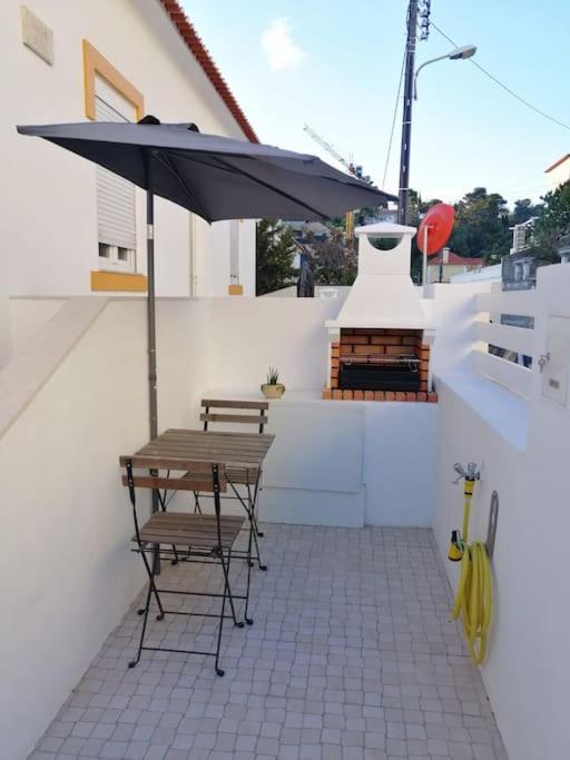 Casa Da Praia Da Poca - Apartamento Iris Estoril Luaran gambar